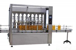 作為食用油廠，迅捷可以提供食用油灌裝機(jī)現(xiàn)場(chǎng)